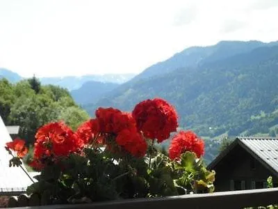 Comfortable With Spectacular Mountain Views 펜션 Verchaix