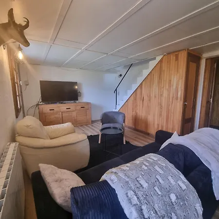 Comfortable With Spectacular Mountain Views